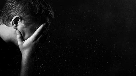 Sad Looking Man In Black Background HD Sad Wallpapers | HD Wallpapers ...