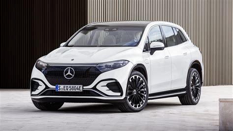 2023 Mercedes-Benz EQS SUV Embiggens the Electric Flagship - CNET