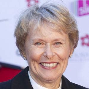 Roberta Bondar - Age, Family, Bio | Famous Birthdays