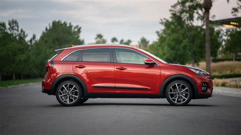 2020 Kia Niro Brings Updated Looks, New Tech | AutoTrader.ca