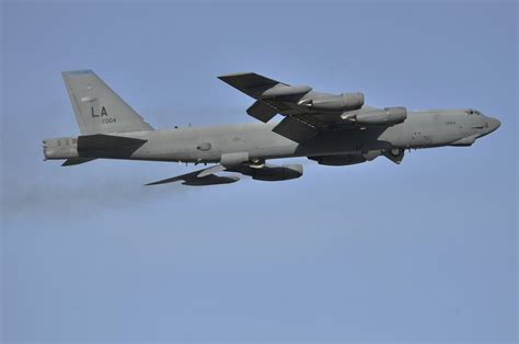 File:Boeing B-52 Stratofortress 2.jpg - Wikimedia Commons