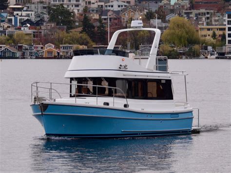 2018 Helmsman Trawlers 31 Sedan For Sale - Helmsman