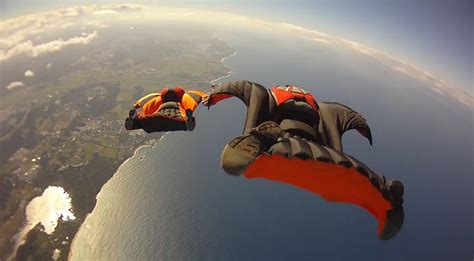 Wingsuit flying - Wikipedia