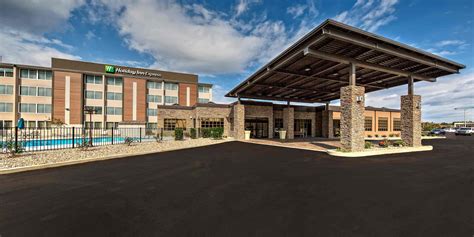 Airport Hotels in Louisville, KY | Holiday Inn Express Louisville ...