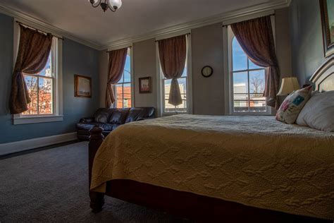 Rooms & Suites - Nauvoo Temple House