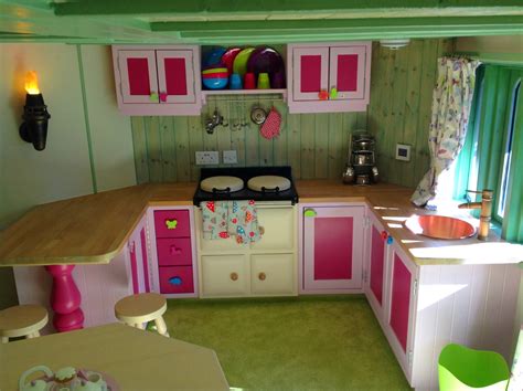 Bespoke Children's Playhouses & Wendy Houses | Flights of Fantasy