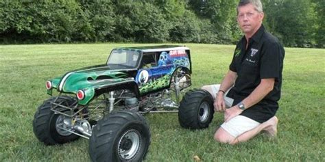 1/4 Scale Grave Digger With Real V8 Power! [VIDEO] - RC Car Action