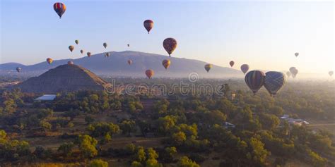 Sunrise on Hot Air Balloon Over the Teotihuacan Editorial Stock Photo ...