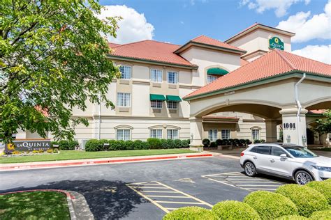 La Quinta Inn & Suites by Wyndham Bentonville | Bentonville, AR Hotels