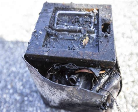 Lithium-Ion Battery Fire Hazards and 5 Essentials to Keep You Safe ...