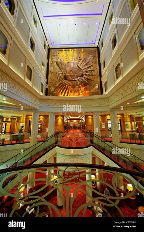 The Grand Lobby on Deck 2 & 3 on the Queen Mary 2 Stock Photo - Alamy