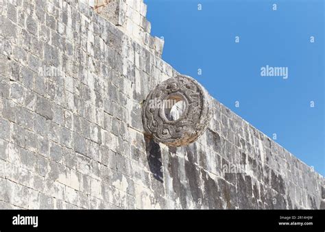 The Mayan ball court of Chichen Itza, the largest ever built in ...