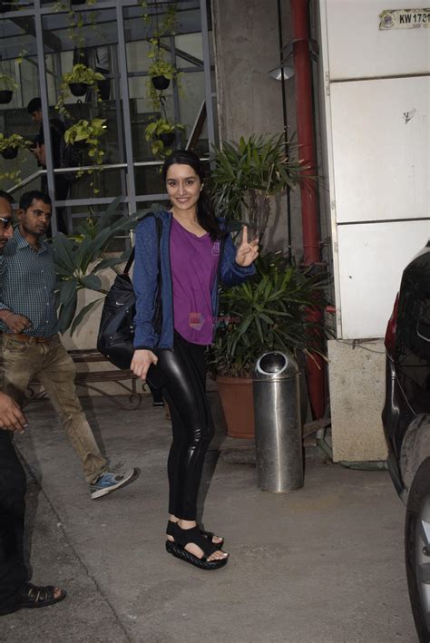 Shraddha Kapoor spotted at dance class in Andheri on 5th Feb 2019 ...