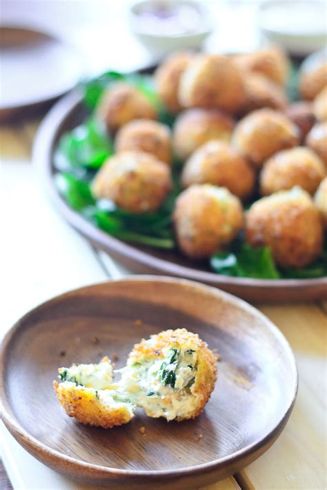 Cheesy Fried Spinach & Artichoke Dip Bites