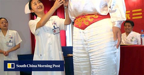 World’s tallest woman dies in China | South China Morning Post