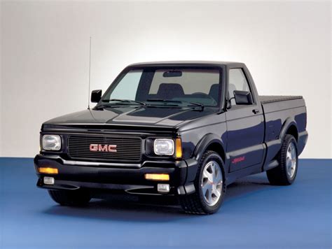 How the GMC Syclone Paved The Way For Performance Trucks