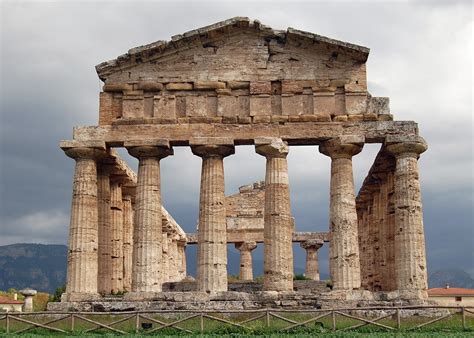 Il Regno: Photo of the Week: Ruins of the Temple of Athena at Paestum