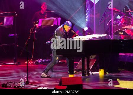 Neil Lockwood is the former lead singer with ELO Part 2 performing on P ...