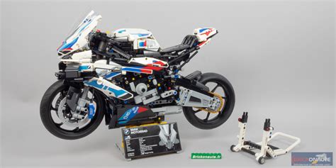 BMW M1000 RR (LEGO Technic - 42130) - Review - Brickonaute