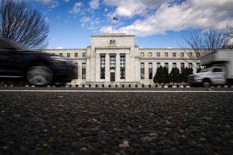 U.S. Federal Reserve Meeting Minutes: Jan. 27 (Text) - Bloomberg