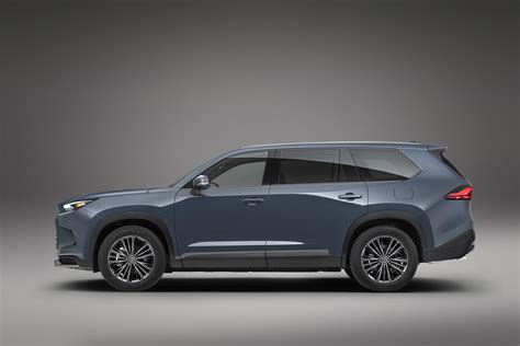 If Bigger Is Better, the 2024 Toyota Grand Highlander Should Be Great ...