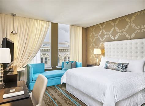 Luxury Hotel Room in Portland - Explore Deluxe Room | The Nines Hotel