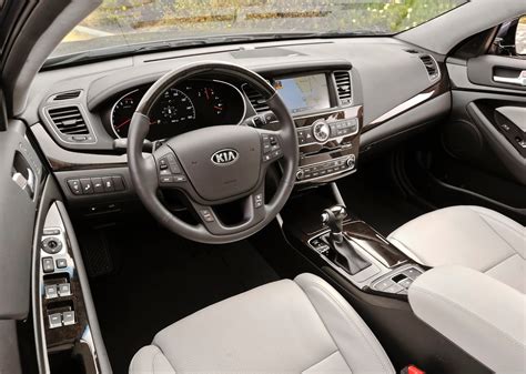 New Car Review: 2014 Kia Cadenza