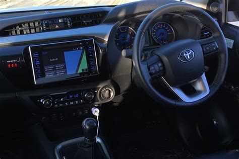 2018 Toyota Hilux SR5 INTERIOR 6 - Ute Guide