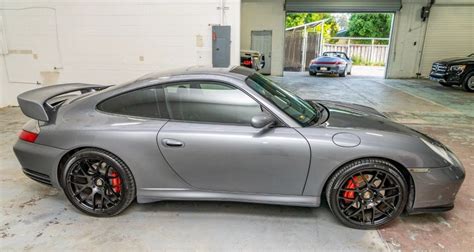 Auction Dilemma: Nissan GT-R Vs. Porsche 911 Carrera 4S