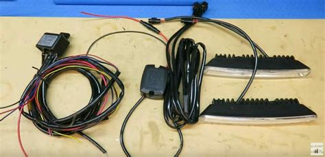 How to Wire a DRL to Turn Off with Headlights (SPDT) (10 Steps)