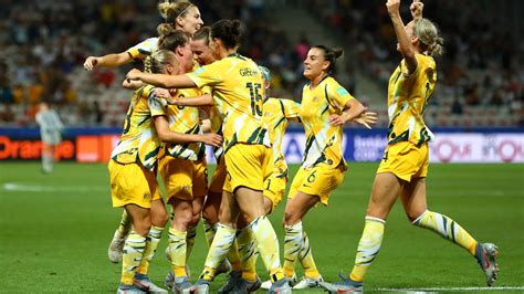 Matildas: Australia’s women footballers get equal pay | CNN