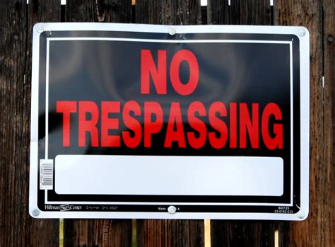 Can a No Trespassing Sign Keep Police Away? - Law Blog