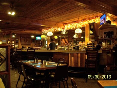 Quincy's bar room - Picture of Quincy's Restaurant & Lounge, Dollar Bay ...