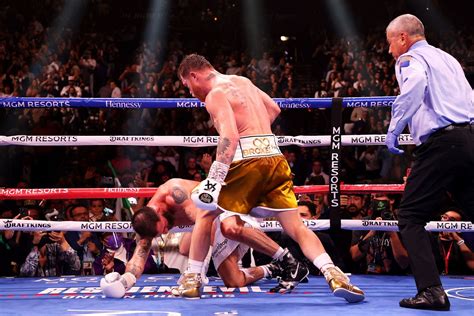 Canelo Alvarez beats Caleb Plant to become the first undisputed super ...