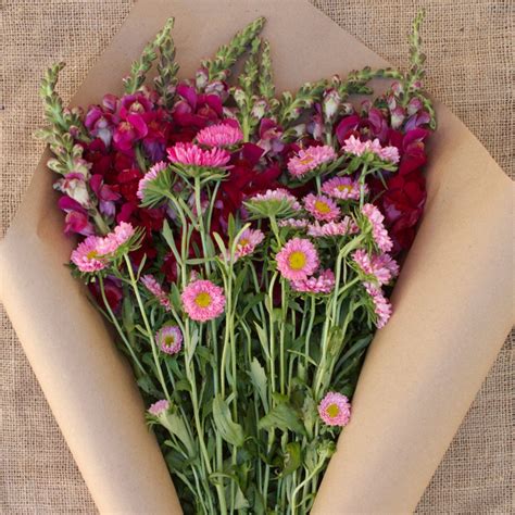 This New Flower Delivery Service Takes the Ick Factor Out of Buying ...