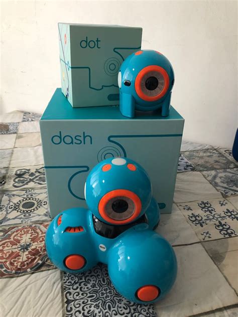 Dash and Dot Robot, Hobbies & Toys, Toys & Games on Carousell