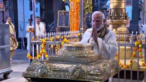 PM Modi performs Darshan, Puja in Thrissur's Guruvayur Temple ...