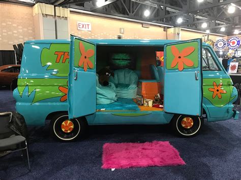 ScoobyAddict's Blog: The Mystery Machine at the Philly Car Show