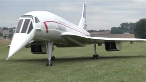 A huge Concorde RC plane powered by two turbines. | Radio control ...