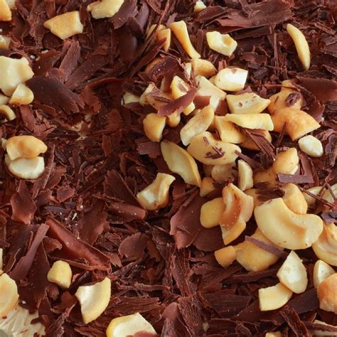 How To Make Chocolate Shavings and Curls | Rezepte, Süßspeisen, Schoko