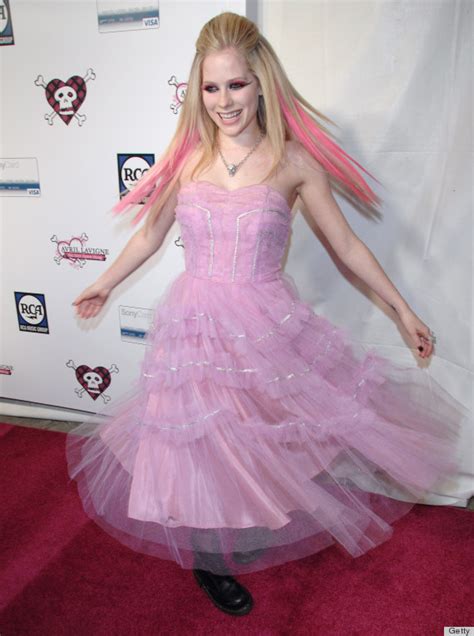 Avril Lavigne's Black Wedding Dress Could've Been So Much More Epic ...