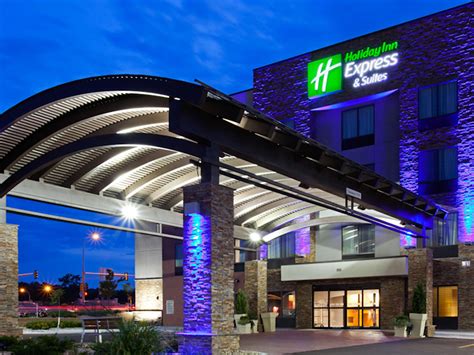 Holiday Inn Express & Suites Rochester – Mayo Clinic Area Hotel by IHG