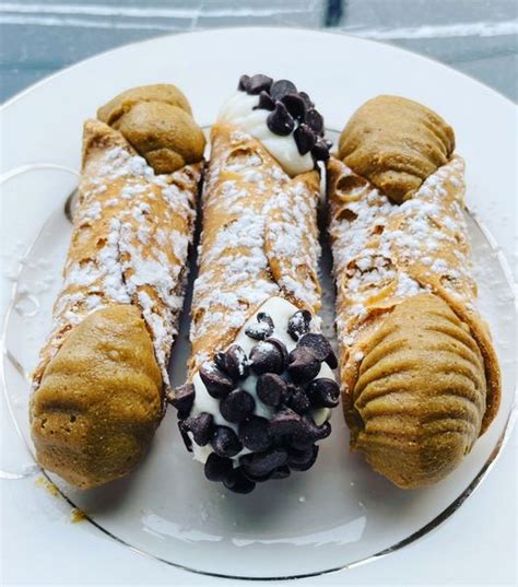 Holy Cannoli – Passyunk Post