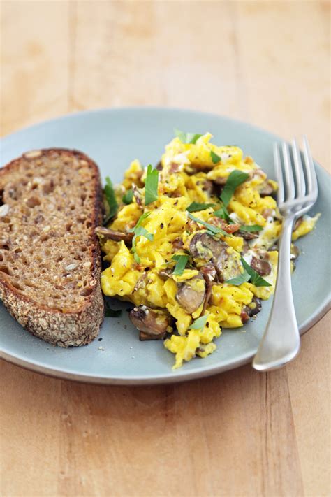 Scrambled Eggs With Mushrooms and Goat Cheese | POPSUGAR Food UK