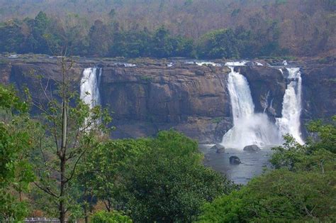 Foto de Valparai por VINOTH P | 2:24 am 8 Oct 2014 | Cascadas, Foto