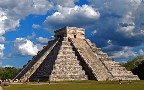 wallpaper: Chichen Itza, Yucatan, Mexico - El Castillo