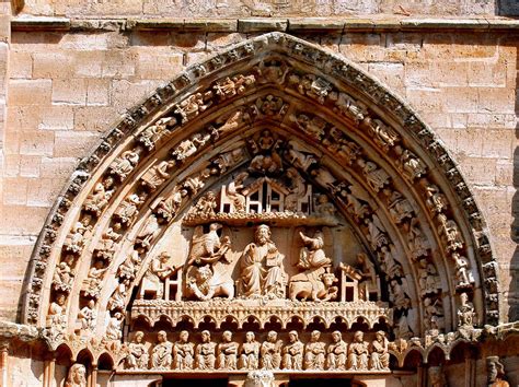 Tympanum - Ancient and medieval architecture