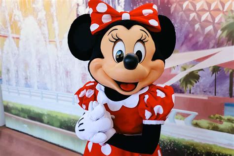 Meet Minnie Mouse at Epcot (Near the Park Entrance)