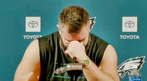 Eagles Fans Bought Jason Kelce The Perfect Gift After He Announced His ...