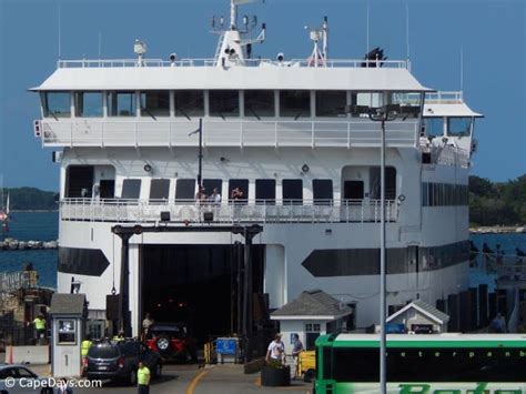 Marthas Vineyard Ferry Services: Need-To-Know Info & Tips